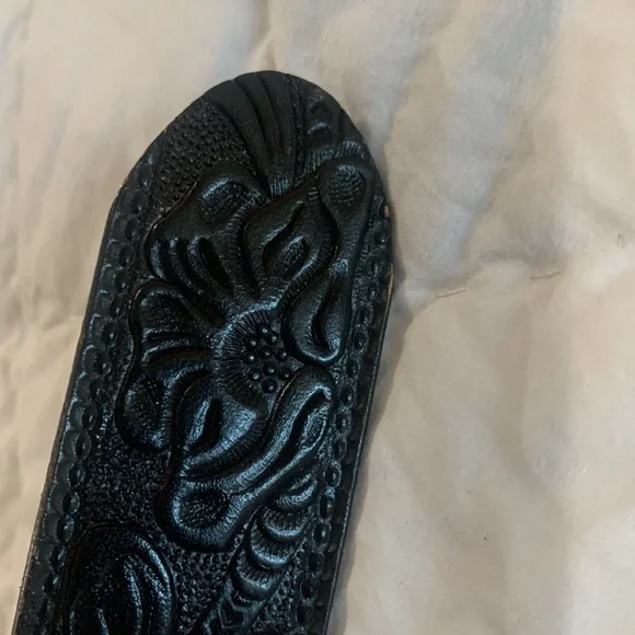 HAND TOOLED LEATHER BELT - Picture 13 of 13